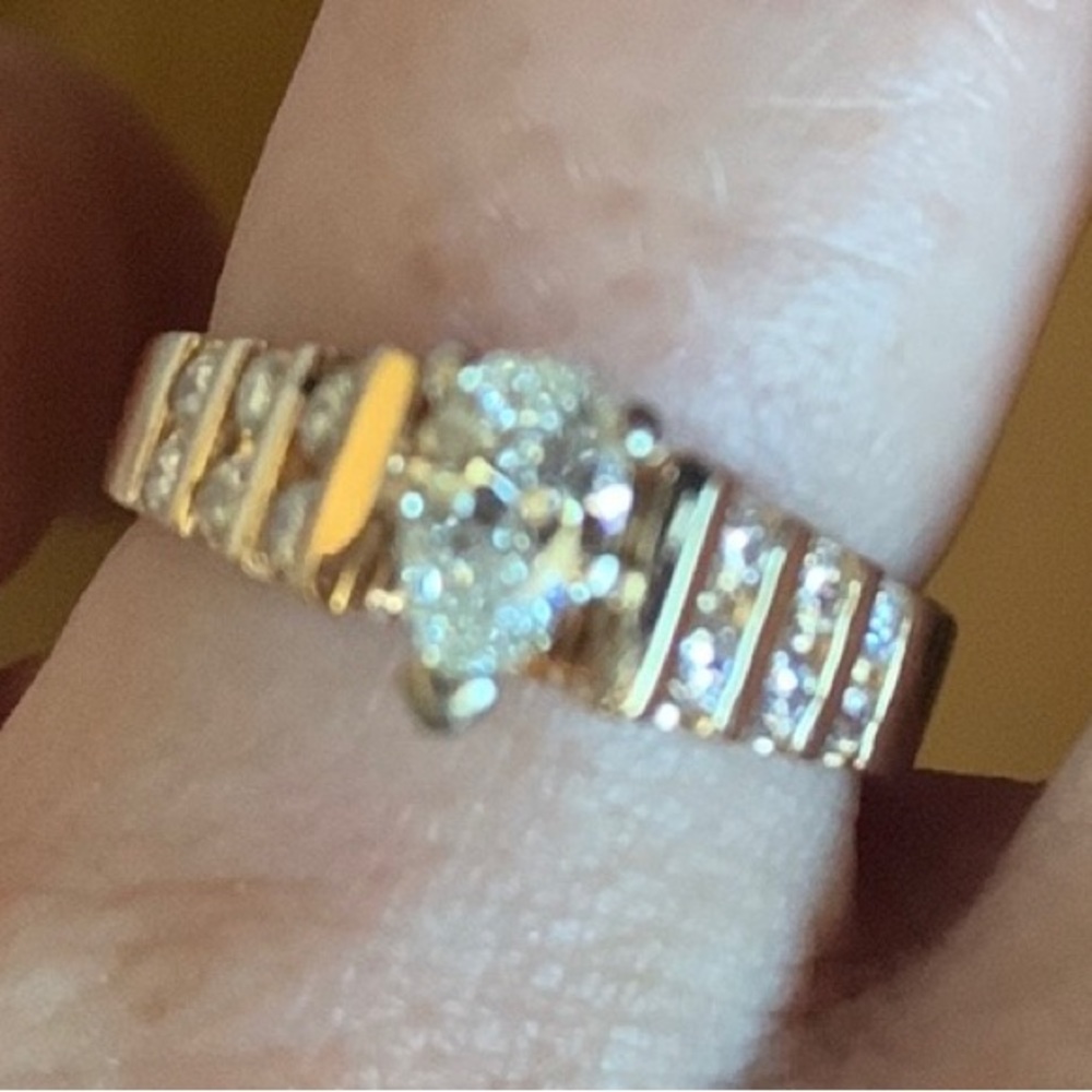 Beautiful Pear Shaped Diamond Engagement Ring - Picture 6 of 9